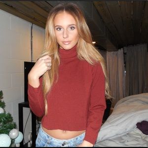 Turtle neck crop top